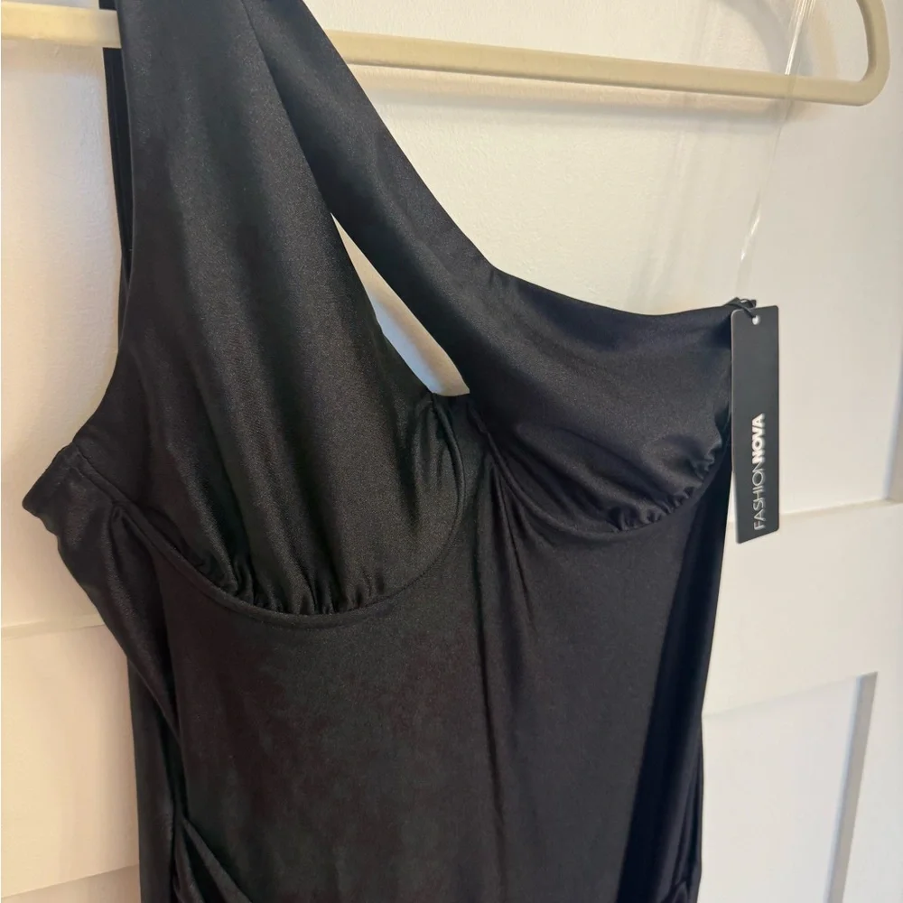 Fashion Nova As You Know It Dress - Black Asymmetrical Mermaid Gown - Picture 4 of 6